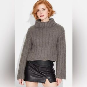 *NWOT* Y2K Grunge & Gorge Sz Large Gray Cozy Ribbed Cropped Turtleneck Sweater